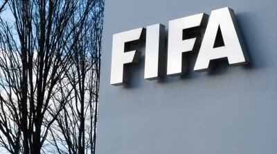 Neuf clubs tunisiens interdits de recrutement par la FIFA en raison de litiges