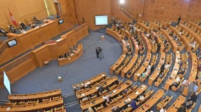 تونس : إقرار منح شهرية لأعضاء المجالس المحلية والجهوية والأقاليم