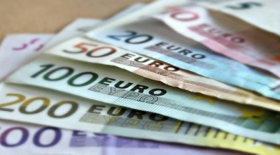 3.2 مليارات دينار تحويلات التونسيين بالخارج وعائدات السياحة حتى مارس 2025