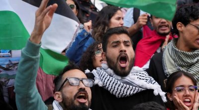 تونس : طلبة يطردون محاضرين فرنسيين إحتجاجا على تبييض التطبيع مع اسرائيل