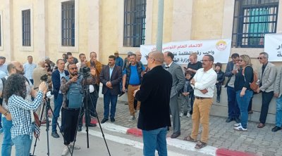 وقفة احتجاجية أمام وزارة الثقافة تنديدًا 