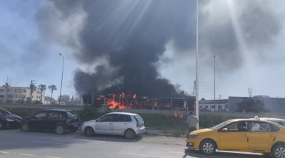 Incendie spectaculaire d'un bus à Tunis : les explications de la Transtu