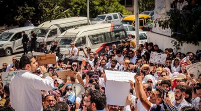 الأطباء الشبان يعلنون إضرابًا عامًا لـ5 أيام بداية من 12 جوان