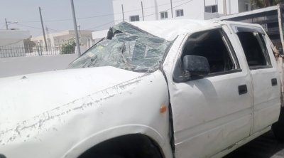 حاجب العيون : وفاة طفل وإصابة 21 شخصًا في انقلاب شاحنة