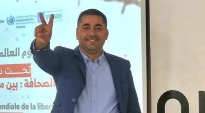 القضاء يُبرّئ الصحفي التونسي خليفة القاسمي 