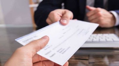 دعوات لإتاحة الفرصة لقانون الشيكات الجديد وسط جدل دستوري حول مبادرة العفو التشريعي