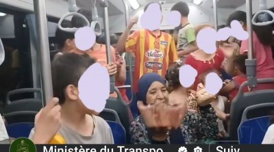 فيديو استقبال الحافلات في تونس: احتفالية ''مبالغ فيه'' واستياء من استغلال الأطفال
