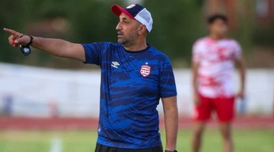 النادي الإفريقي يُقيل المدرب محمد الساحلي
