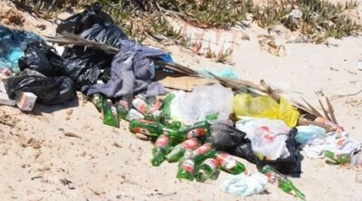 بيئة تونس في خطر: المصطافون يخلّفون 8 آلاف متر مكعب من الفضلات يوميًا