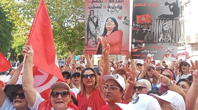 الحزب الدستوري الحر يحيي عيد المرأة بمسيرة ''كفى عنفًا ضد النساء''