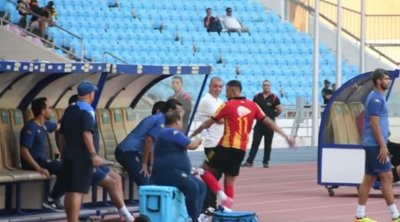 يوسف بلايلي ينفجر غضباً على مدرب الترجي بعد تغييره (فيديو)