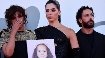 كوثر بن هنية تعرض مأساة طفلة فلسطينية في مهرجان البندقية (فيديو)