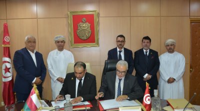 تعزز تونس وعمان شراكتهما في الطاقة والمياه بتوقيع اتفاقيات استراتيجية