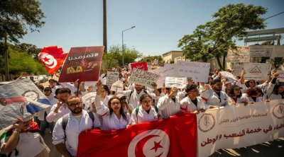 أطباء الشبان يلوّحون بجولة جديدة من الاحتجاجات