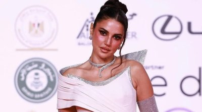 درة زروق تتألق بأناقة ساحرة على طريقة حورية البحر (صور)