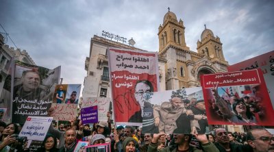 بالصور : مسيرة حاشدة في تونس تحت شعار ''ولا بد للقيد أن ينكسر''