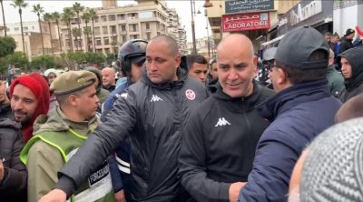 بالصور : استقبال جماهيري حار لنسور قرطاج في فاس