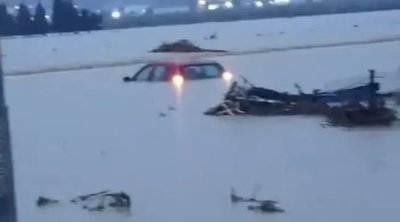 بالصور : سليمان: فيضان وادي سلتان وغرق عدد من السيارات