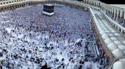 تواصل رحلات العمرة بين تونس والسعودية بصفة عادية