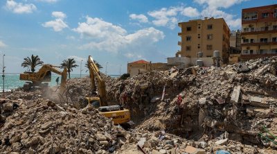لبنان : الجيش الإسرائيلي يفجر منازل بالخيام وينذر بالإخلاء في بلدة بالجنوب
