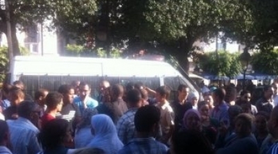 بعد محاولة اقتحام البنك المركزي..ضحايا الدريدي يحتجون أمام الداخلية