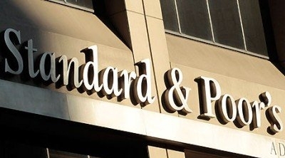 وكالة ستاندرد آند بورز تخفض التصنيف الائتماني لتونس من جديد