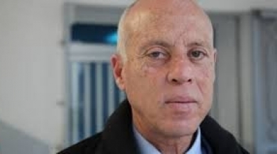 قيس سعيد: الشعب هو من يقوم بتحصين الثورة عبر الاستفتاء وليس الأحزاب