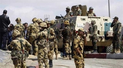  مدرعات الجيش المصري تنتشر في القاهرة خصوصا في اماكن المظاهرات 