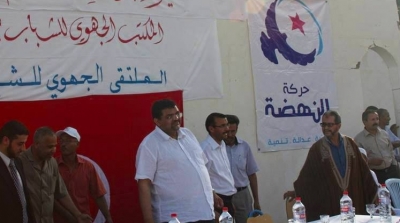 بحضور لطفي زيتون...اشتباكات بين أنصار حركة النهضة ومعارضين لها في قفصة