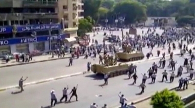  3 قتلى وعشرات الجرحى في اشتباكات بين الجيش المصري وأنصار مرسي