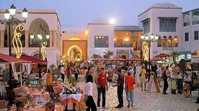 وزير السياحة : لن يتم غلق المقاهي و المطاعم الموجودة في المناطق السياحية  