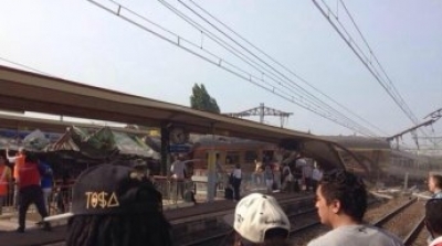 قتلى و جرحى في انحراف قطارعن سكته بالقرب من باريس