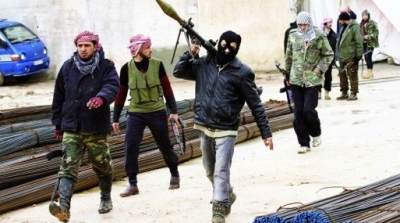 انشقاقات بالجملة في صفوف مقاتلي المعارضة السورية
