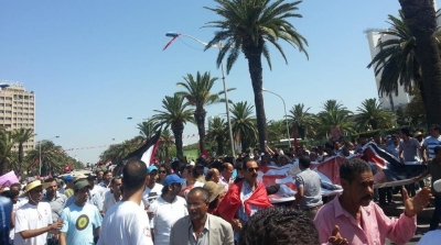 وصول موكب جنازة الشهيد محمد البراهمي الى ساحة حقوق الانسان