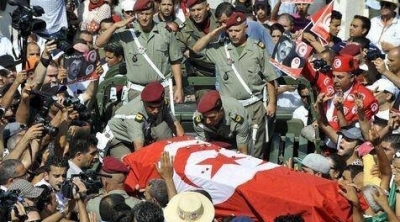 جثمان الشهيد محمد البراهمي يوارى الثرى