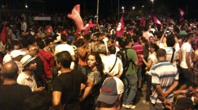 ساحة باردو: توافد آلاف المواطنين للتنديد بخطاب العريض وباستشهاد 9 جنود 