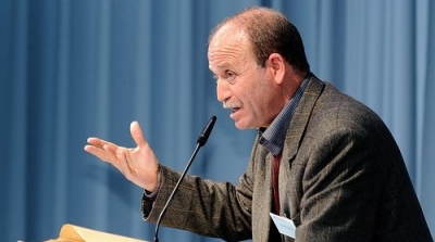 وزير الثقافة يعبر عن رغبته الملحة في الاستقالة  