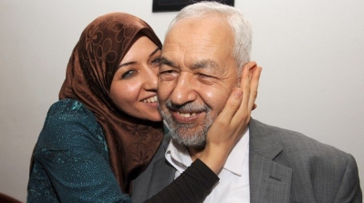 سمية الغنوشي تهاجم المطالبين بحل التأسيسي و تصفهم بالمخربين و الفوضويين