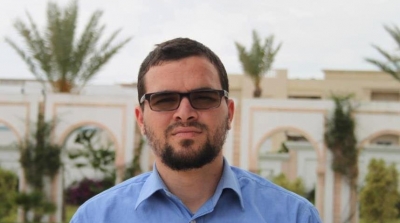 موظف في وزارة حقوق الانسان يدعو الى رمي معتصمي الرحيل بالرصاص