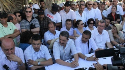 نواب التأسيسي المنسحبون يعقدون جلسة عامة موازية في ساحة باردو