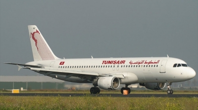 شاب ليبي يعتدي على طاقم طائرة تابعة للخطوط التونسية 