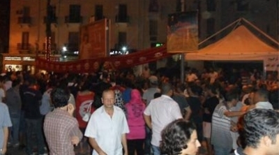 ملتحيان يتلفان خيمة اعتصام الرحيل في صفاقس