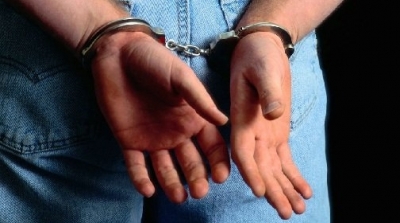 القبض على شابين بتهمة حرق مقر حزب العمال بالدهماني