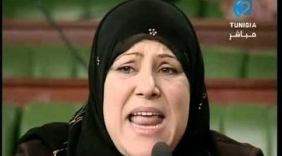 سنية بن تومية: المصادقة على فصل يخص الفايسبوك في الدستور