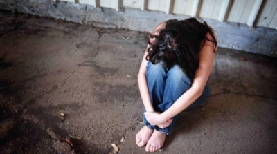 باجة : 10 اشخاص يتداولون على اغتصاب امرأة متزوجة و القضاء يبقيهم في حالة سراح