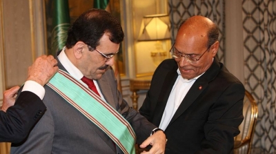 المرزوقي يقلد العريض الصنف الأكبر من وسام الجمهورية