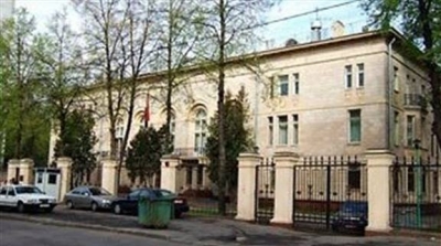 مسلح يقتحم مدرسة في موسكو ويحتجز تلاميذها كرهائن 