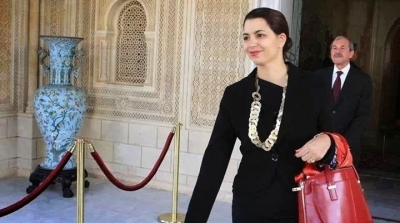 امال كربول : 10 صور ''سيلفي'' في 100 يوم