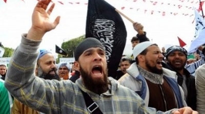 منوبة: إيقاف 5 أشخاص من المحسوبين على التيار السلفي في مداهمة لجامع النور بدوار هيشر