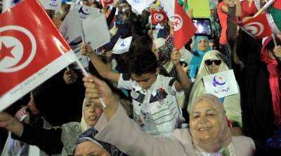 صورة السبسي ''متنكر'' في اجتماع النهضة بسليمان تشعل ''الفايسبوك''
